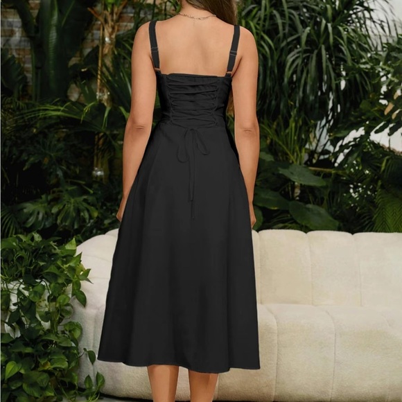 Viral Milkmaid dress - Picture 4 of 4